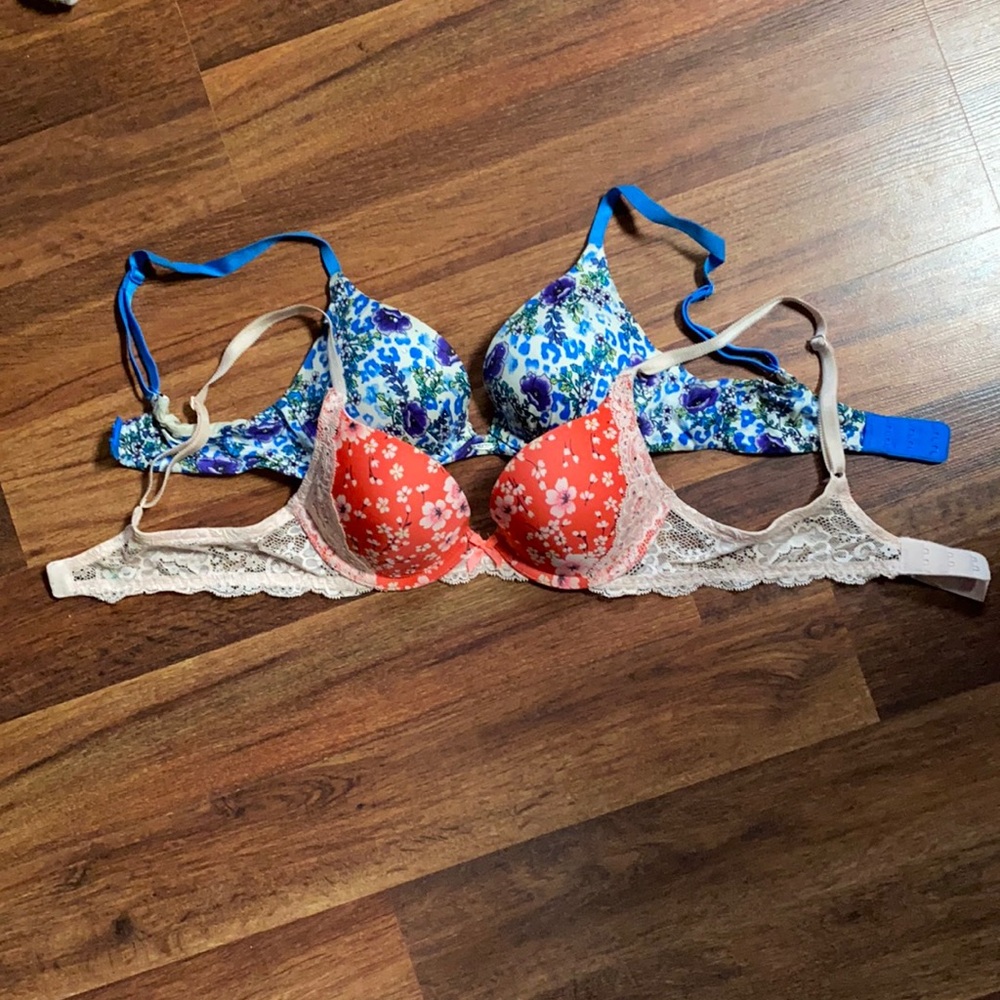 Bundle of 2 Victoria’s Secret padded bras